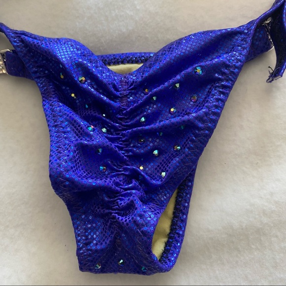 NEW/ NEVER WORN : CJ Pro Competition Bikini Suit NPC OCB IFBB. BRAND NEW. - Picture 4 of 16